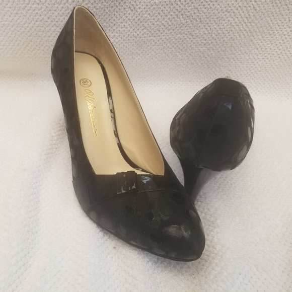 Basic black all leather pump. - Picture 5 of 7